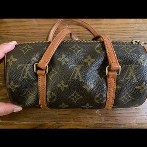 Authentic 1970's Louis Vuitton Papillon 22- RARE